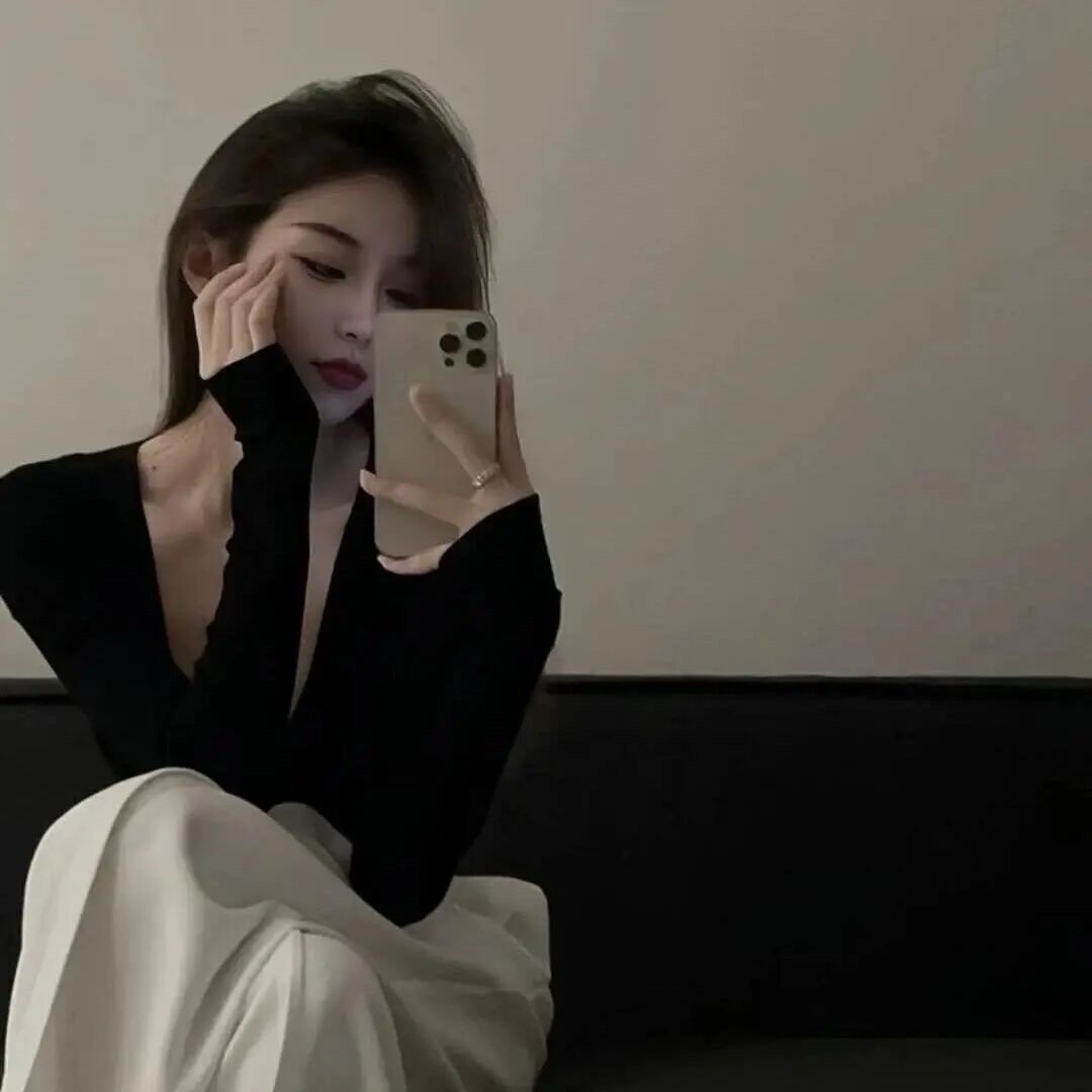 其实你不止没钱 你还会在分开的时候推卸责任 倒打一耙 你不真诚 没担当 没责任心