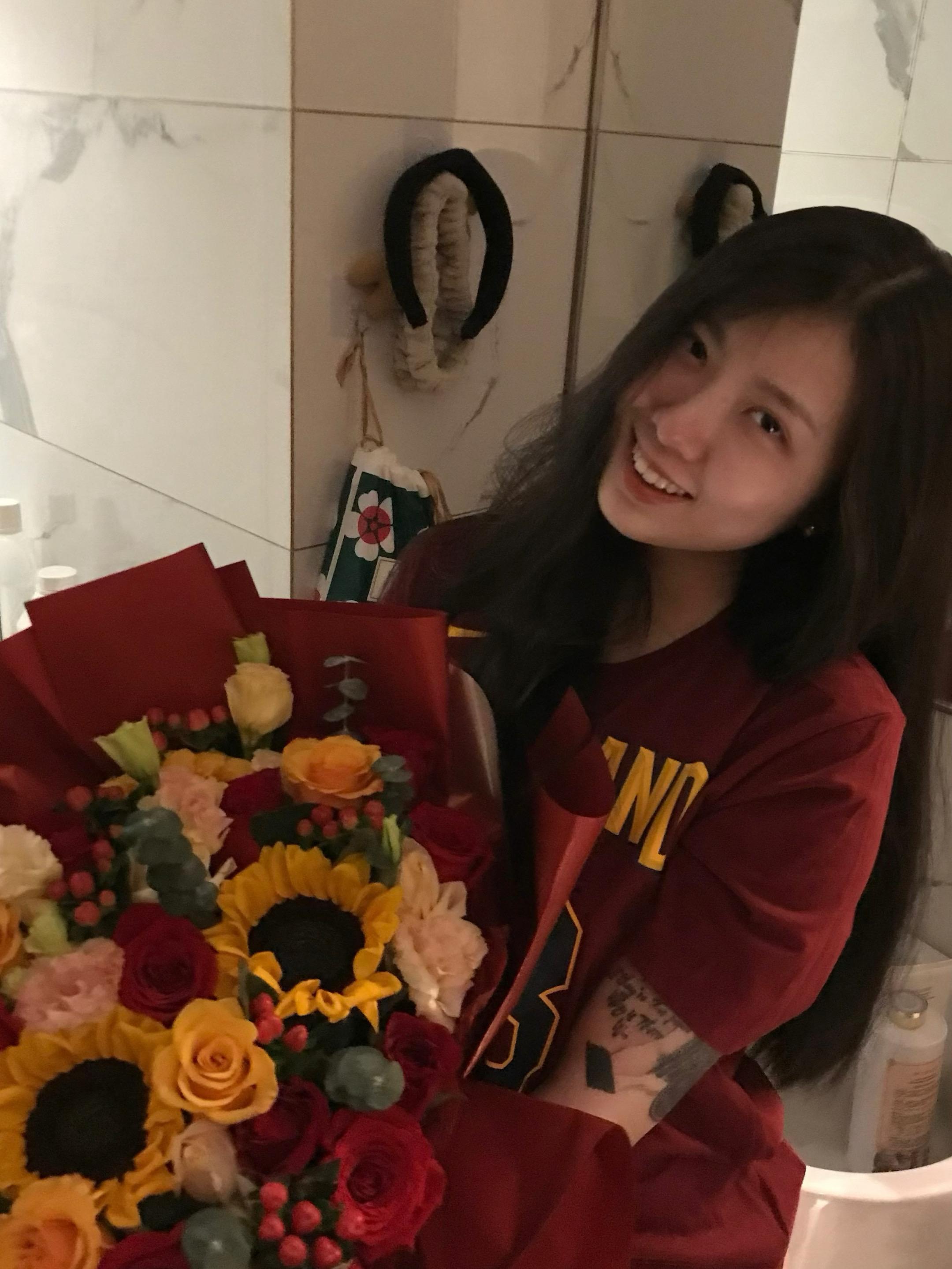 这对我来说意义非凡 但里面透支了我的爱 还有我的泪