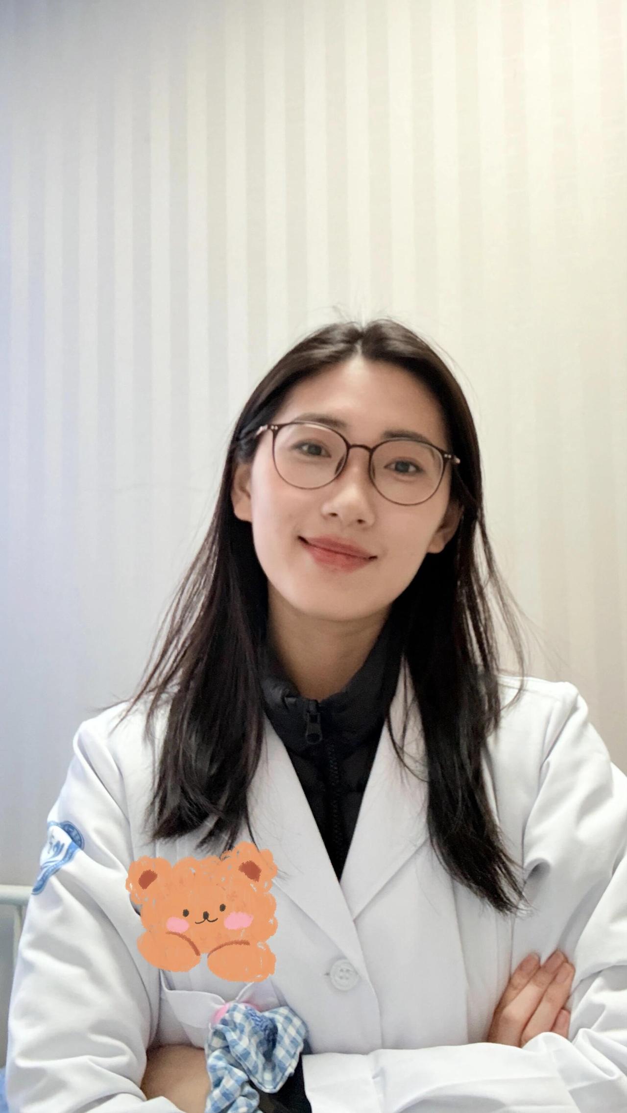 大夫是从来不休年节的。