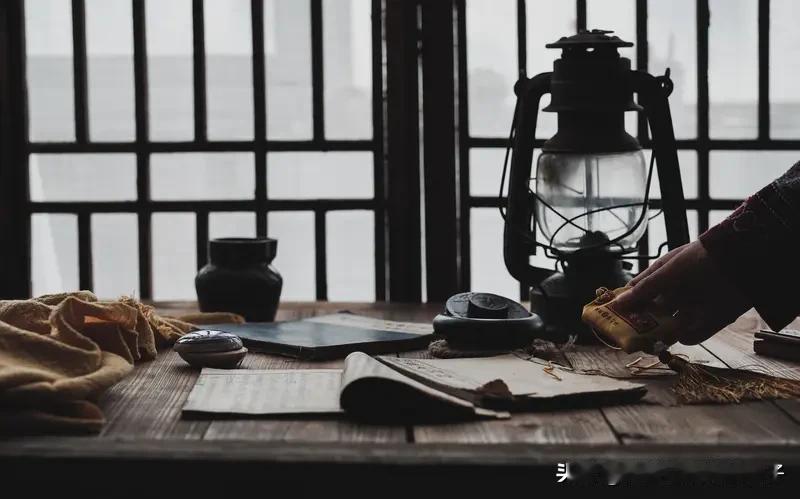 看到“古时夜半挑灯读”这个上联，一下子就感受到了古代人刻苦求学的氛围，“夜半挑灯