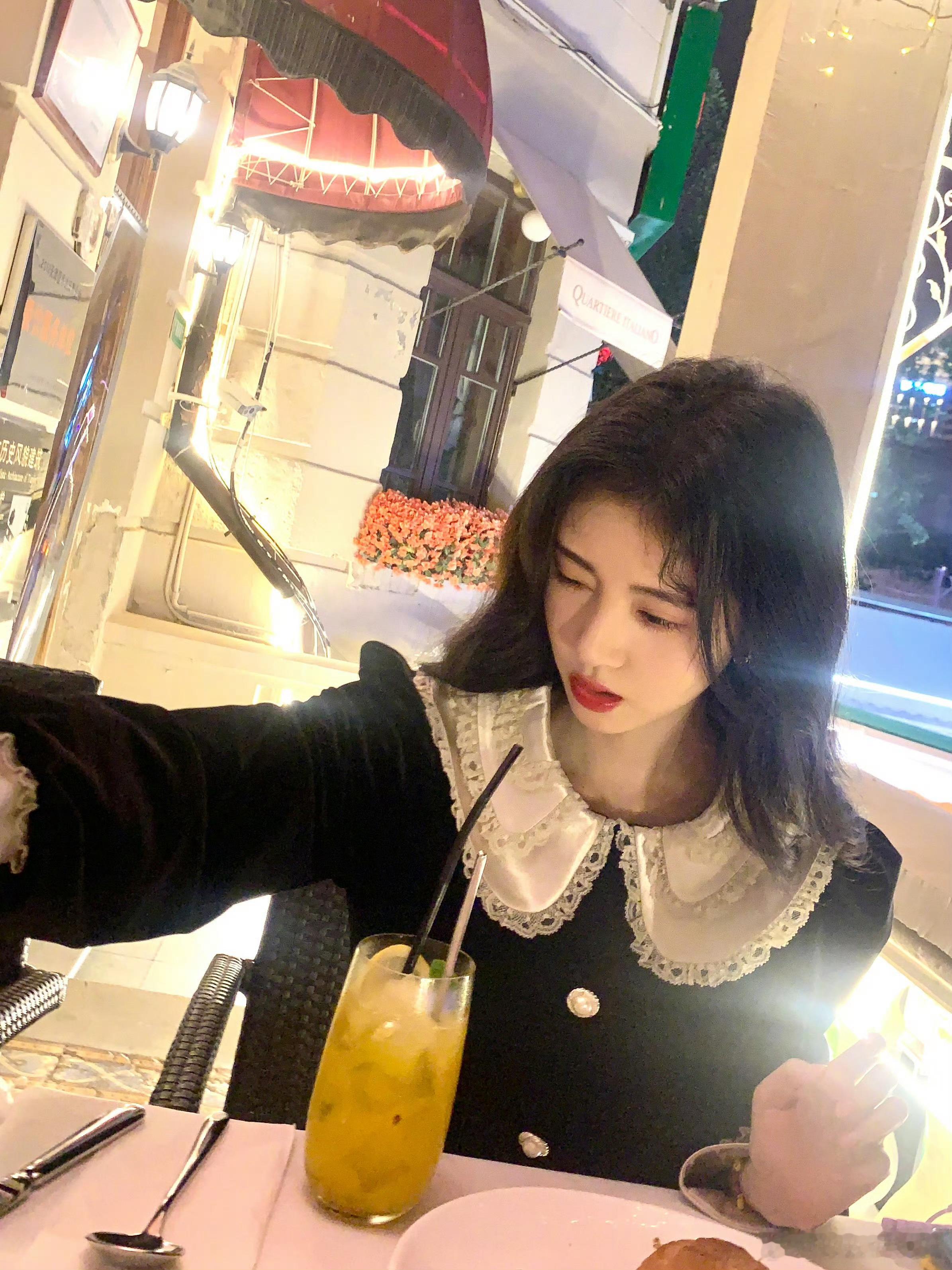 大快朵颐中……鞠婧祎小号安慰粉丝鞠婧祎苏绿夏  专栏 · 婧祎专属修图册