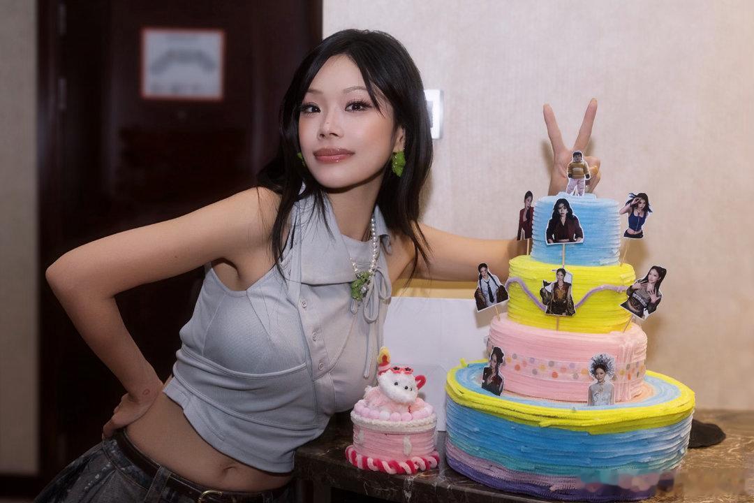 万妮达badboy被玩坏了万妮达暑假神曲搞笑二创、反转剧情、日常vlog全覆盖，