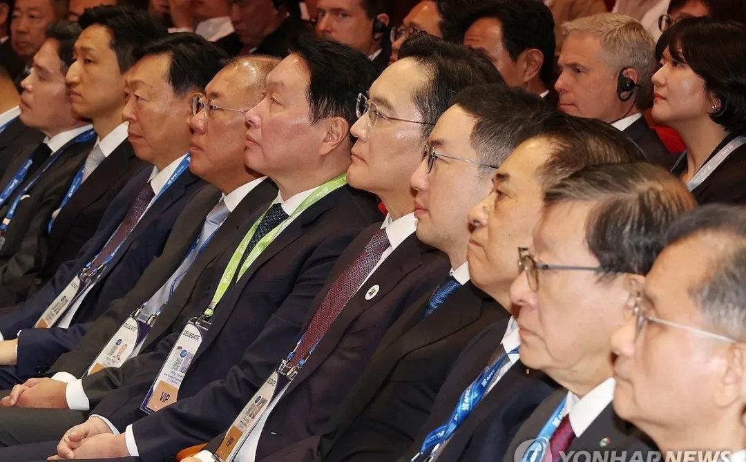 韩国四大财阀掌门，破天荒全跑到北京来了！

三星李在镕、SK崔泰源、现代郑义宣、