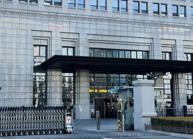 美方刚谈完就上演变脸，中国五招组合拳打回去，这次美国破防了
7月30号，中美经贸