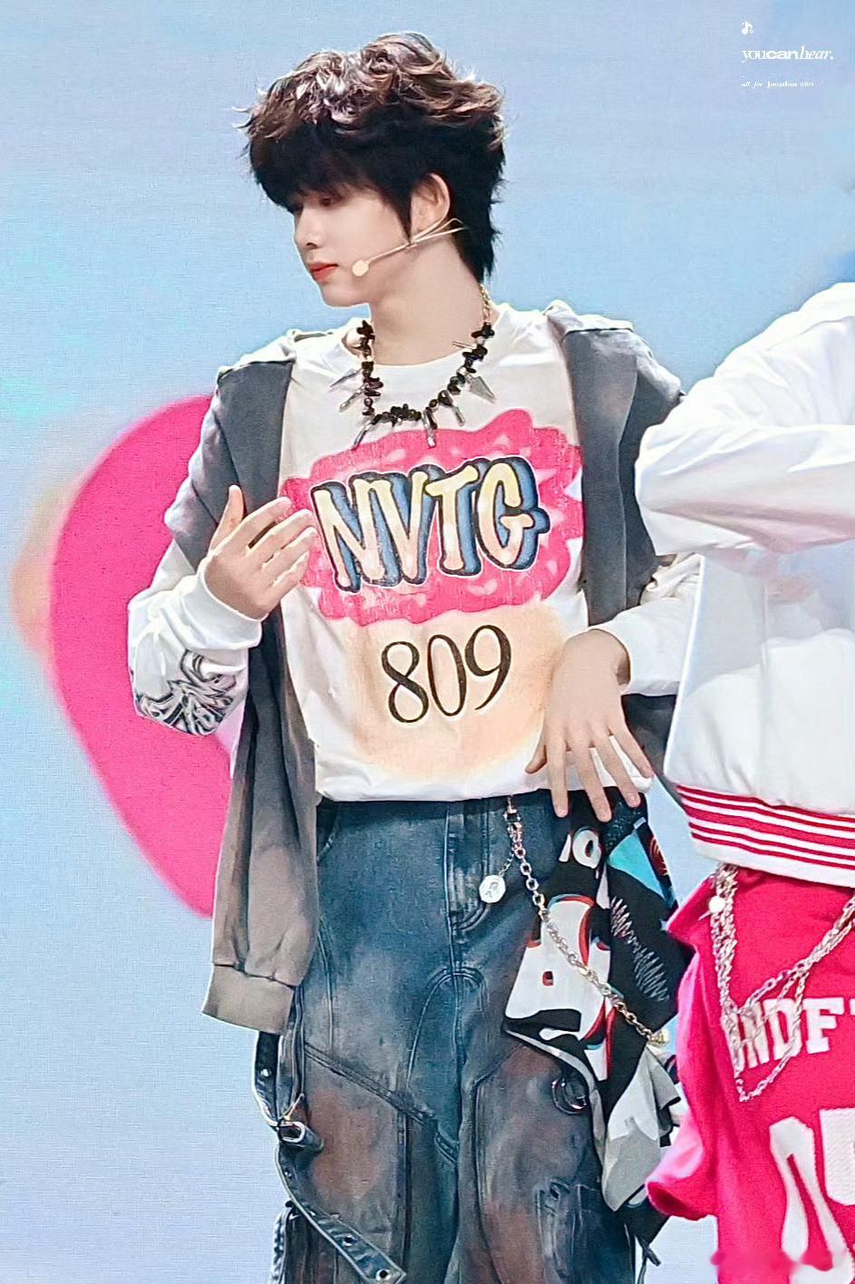 陈奕恒川渝春晚饭拍陈奕恒川渝春晚饭拍 期待等会的舞台表现