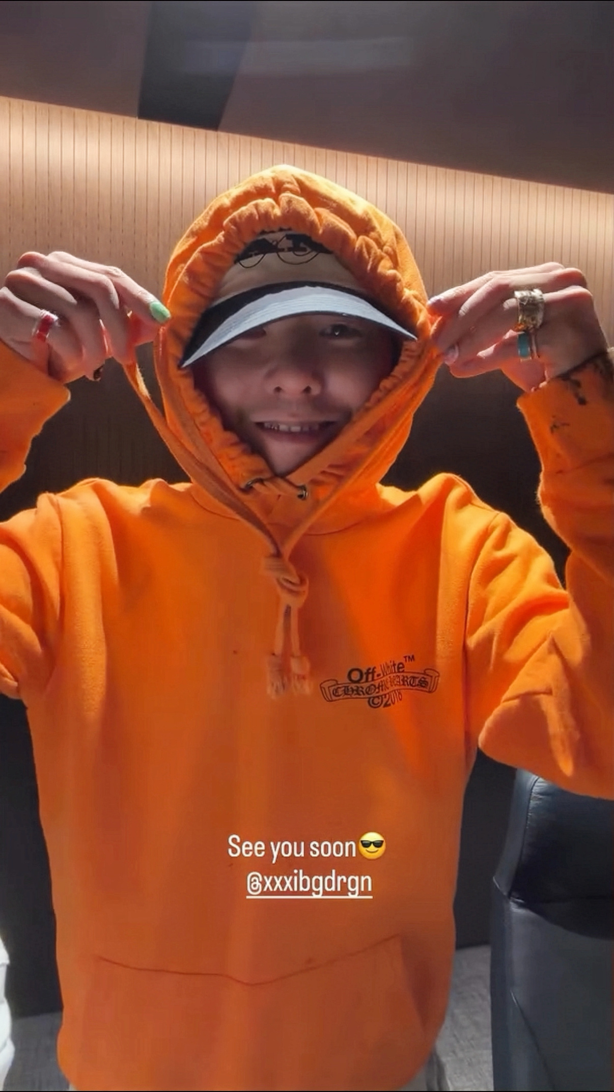 宝贝又变着花样给FAM比心了🧡帽带比心技巧get🫰🏻 