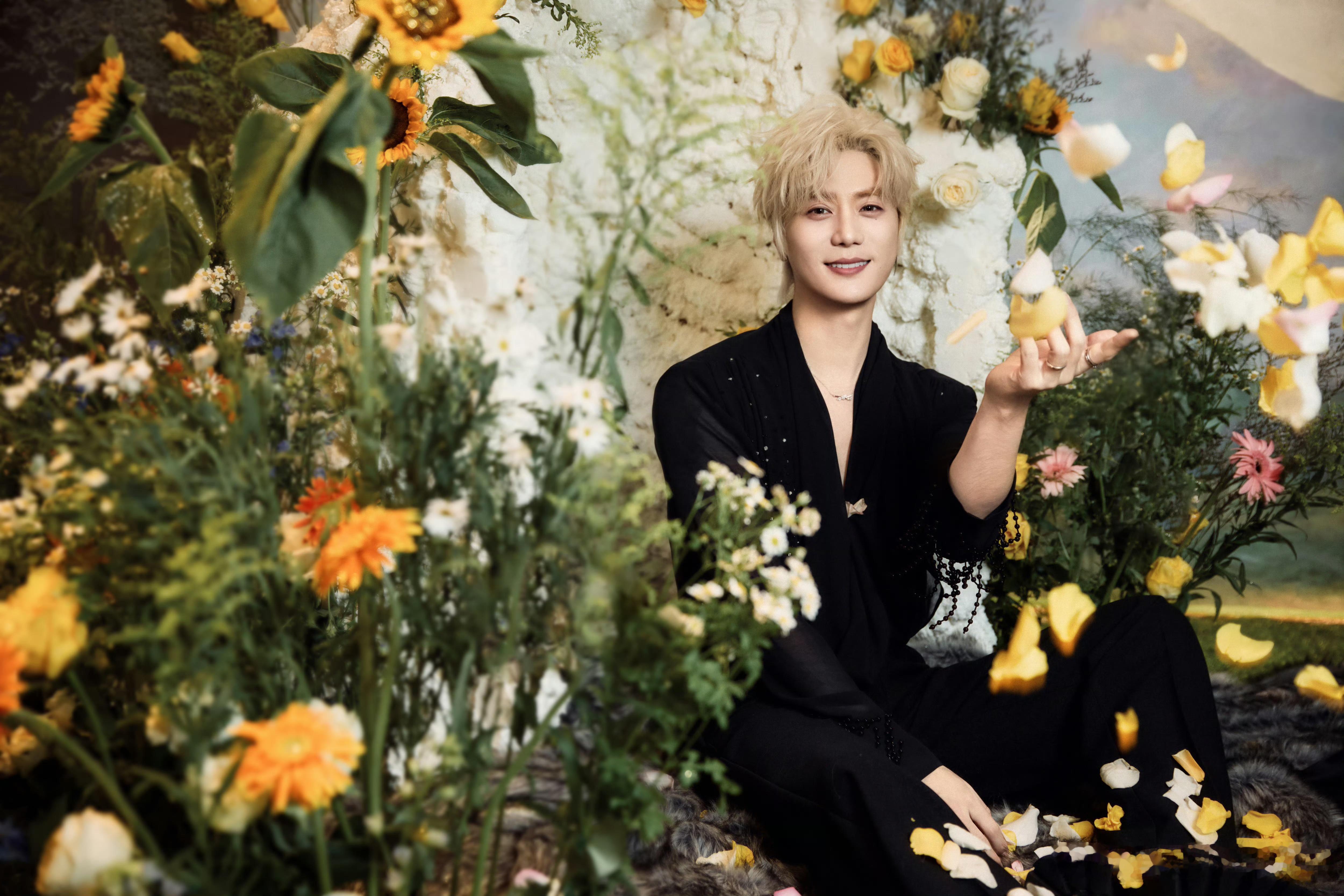 陆虎满40减20陆虎浅发造型只能说少看一场陆虎演唱会都会后悔，3.0巡演全新造型