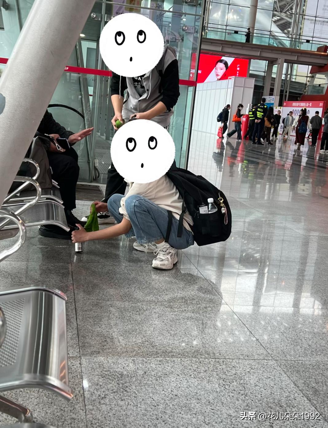 太恐怖了！
我好奇这些人是不是被人Xnao了，一走过来，就蹲下，帮你擦鞋？
整个