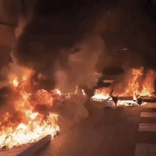 法国媒体吐槽：客场秩序井然，主场却乱作一团，这真是法国特色。欧冠决赛后，巴黎狂欢