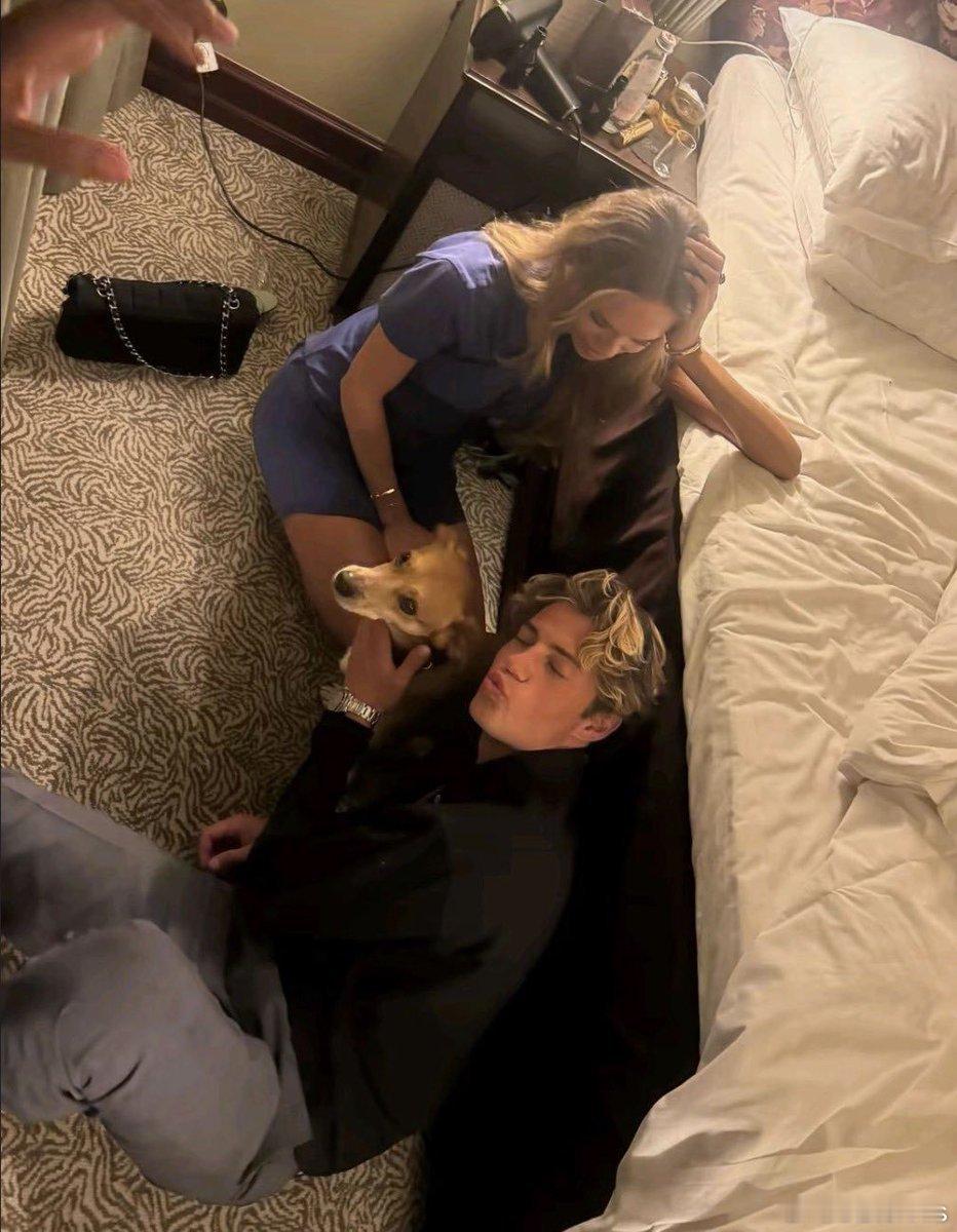 辛纳和女友分手了？在最近的一张照片中，Laila Hasnovic被看到和另一个