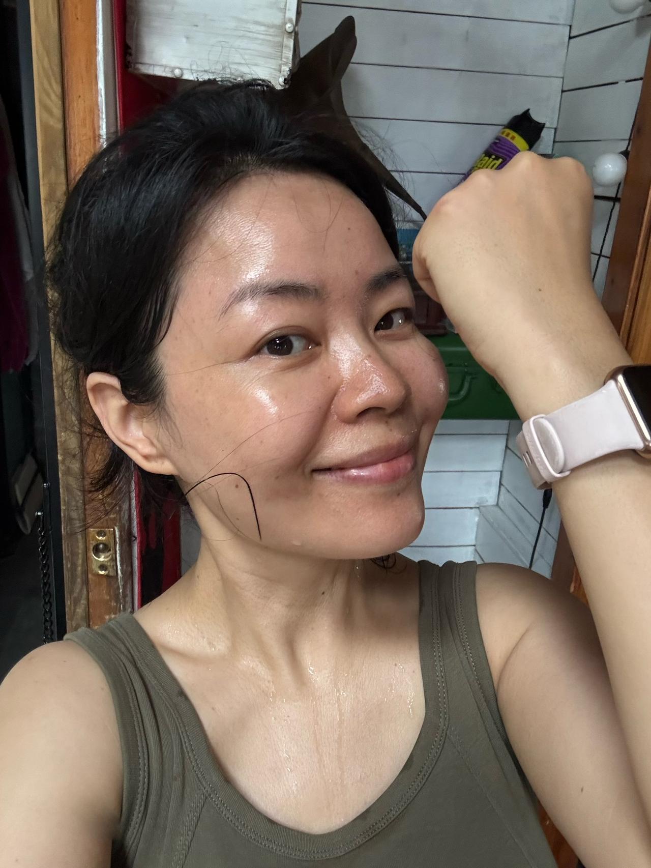 48岁运动后的姐姐不用美颜。

这么凉快的天，没有理由再不动起来了。
下了大半天