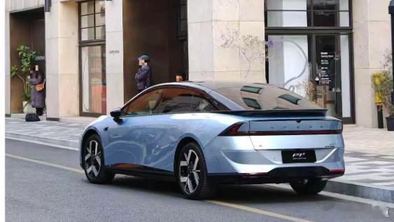 懂车之道讯 懂车之道快讯，网络上曝光了小鹏P7+增程版的实车图。 