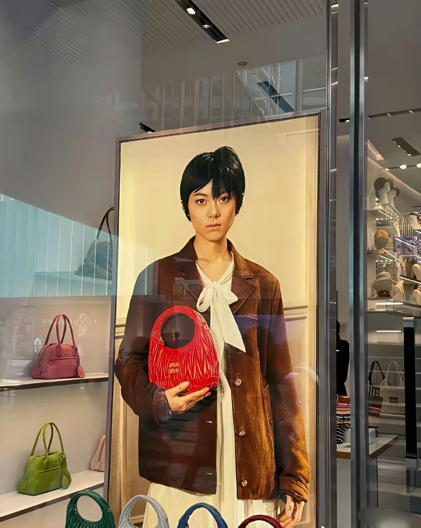 赵今麦和MiuMiu真是虐恋情深，也不知道风格如此，还是有仇 