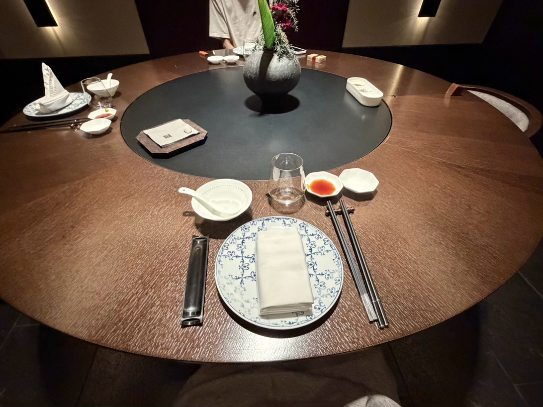 我朋友叫我来吃饭，怎么是商务宴请啊？ ​​​