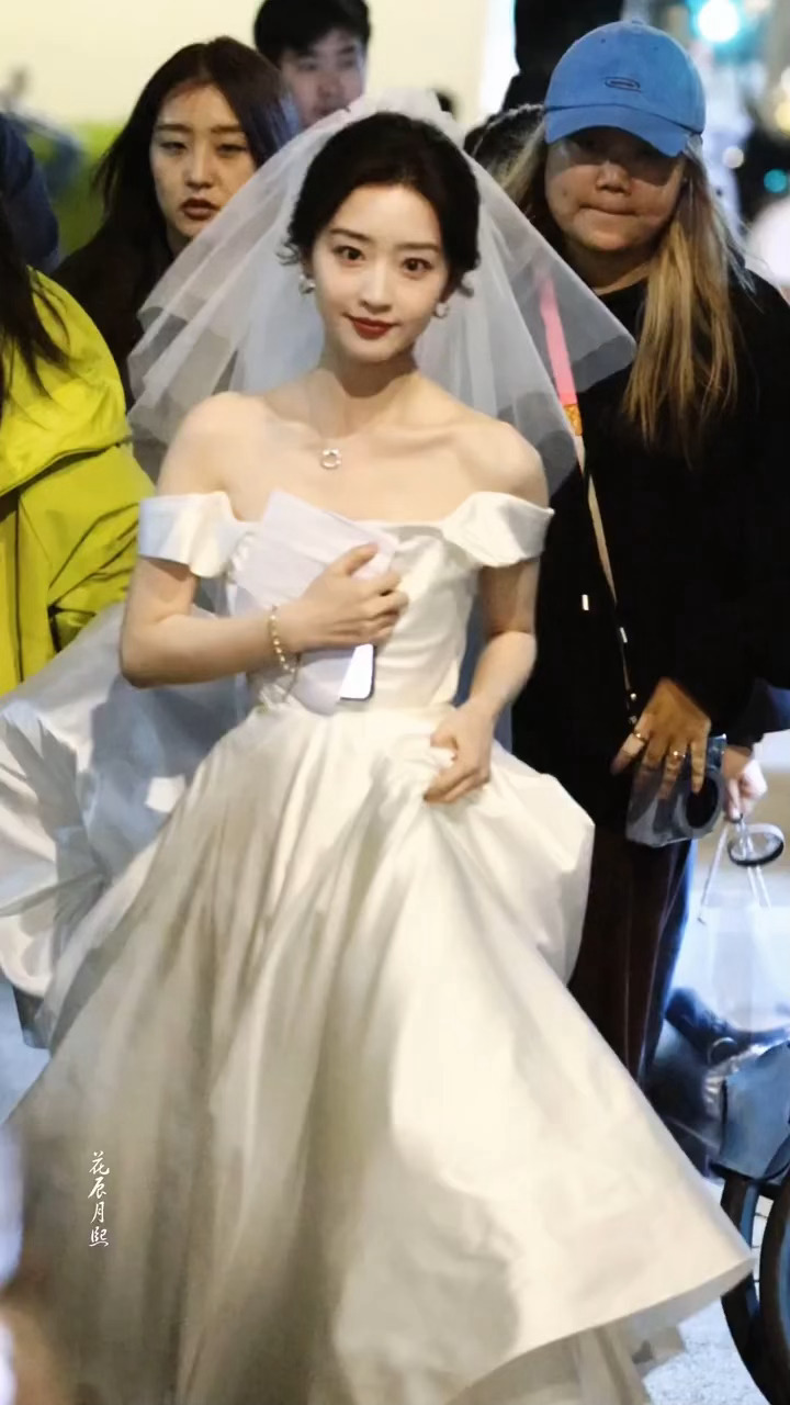 邓恩熙 x 告白丨婚纱许随美得我晕头转向