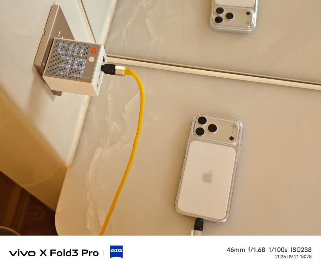 为什么手机充电器没有以旧换新主要吧！这东西也不贵[笑cry]，二来各家充电协议也