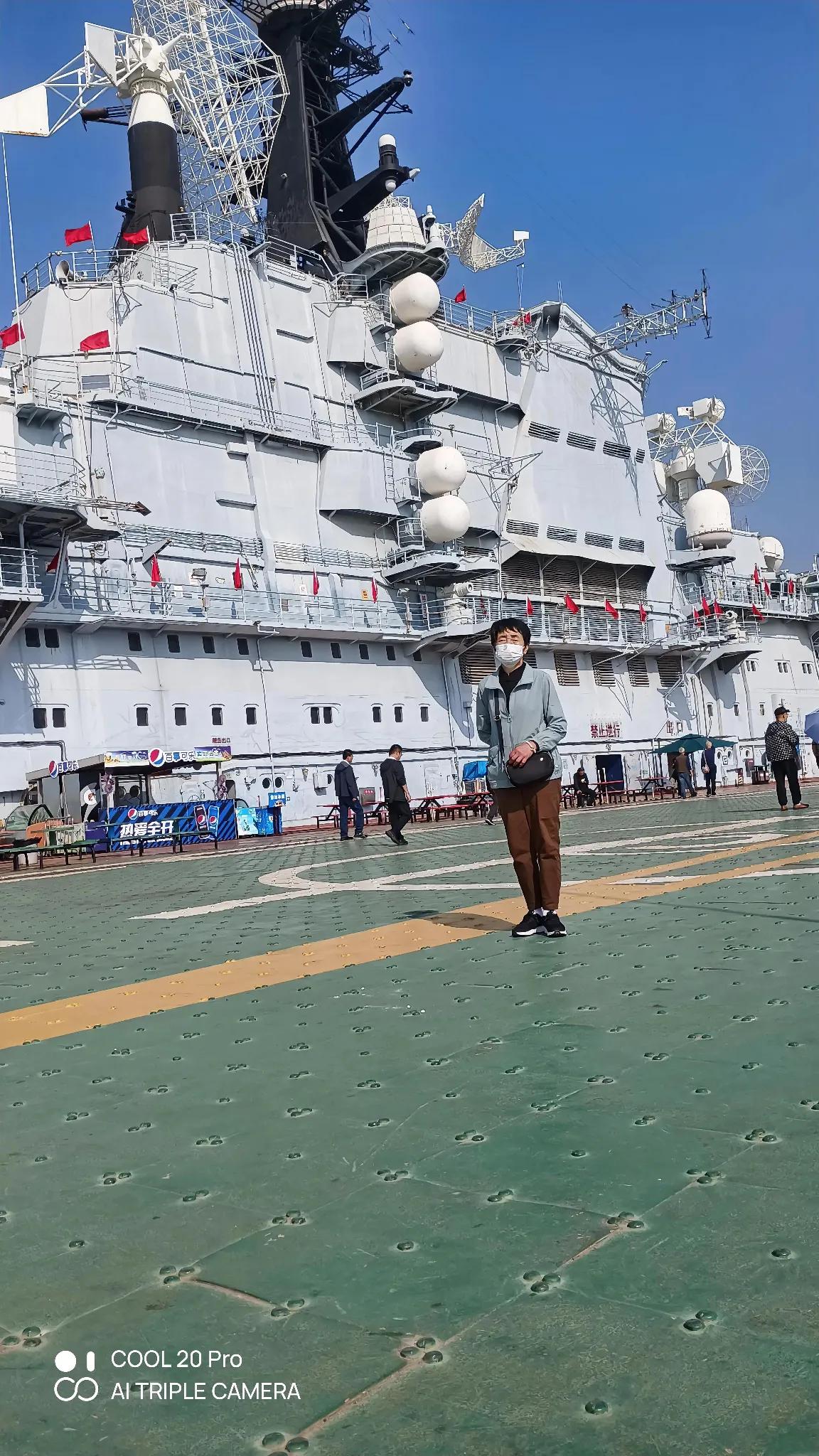 中国的造船能力，居全球之首了。如果用模块，一个月能组装一艘船舰。真很了不起！