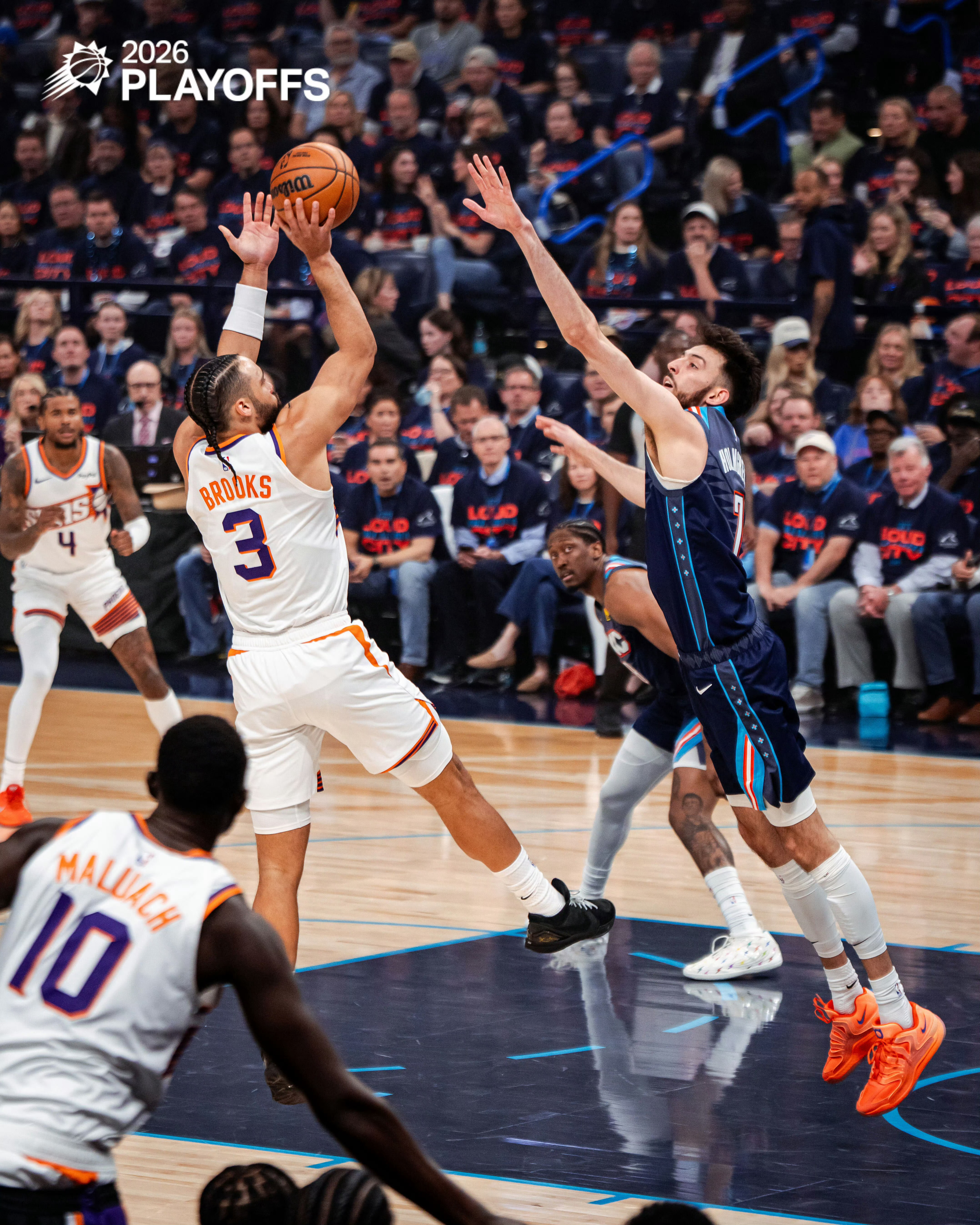 打不过，确实打不过，不过只输十几分也还行。期待下回主场跟人抗衡到最后一分钟吧太阳