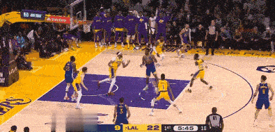 这球就是克莱汤普森职业生涯的转折点，从这球之后，他就彻底迷失，直到现在也还在挣扎