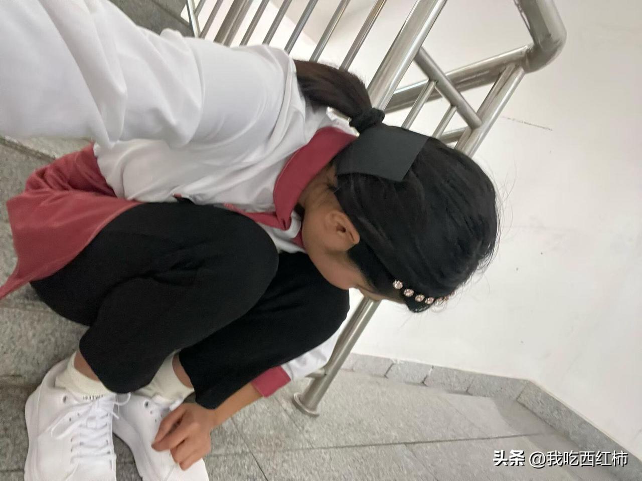 干服务员，我还是离职了
干服务员已经差不多有半个月了吧，我还是离职了，因为自身的