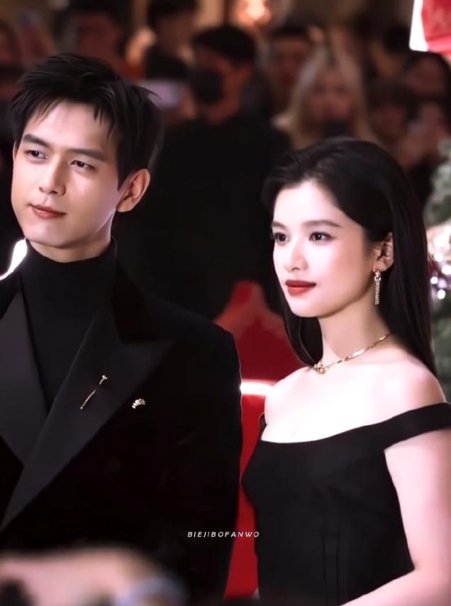 李现张婧仪现偶《雾里青》即将开机！
《难哄》代言，《你好旧时光》编剧，作为一部现