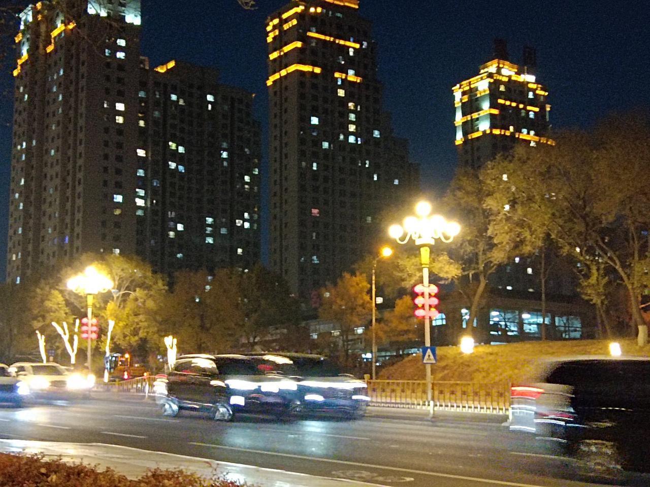 上联：秋深树老叶自落，求下联下联：夜黑风高客飘零。