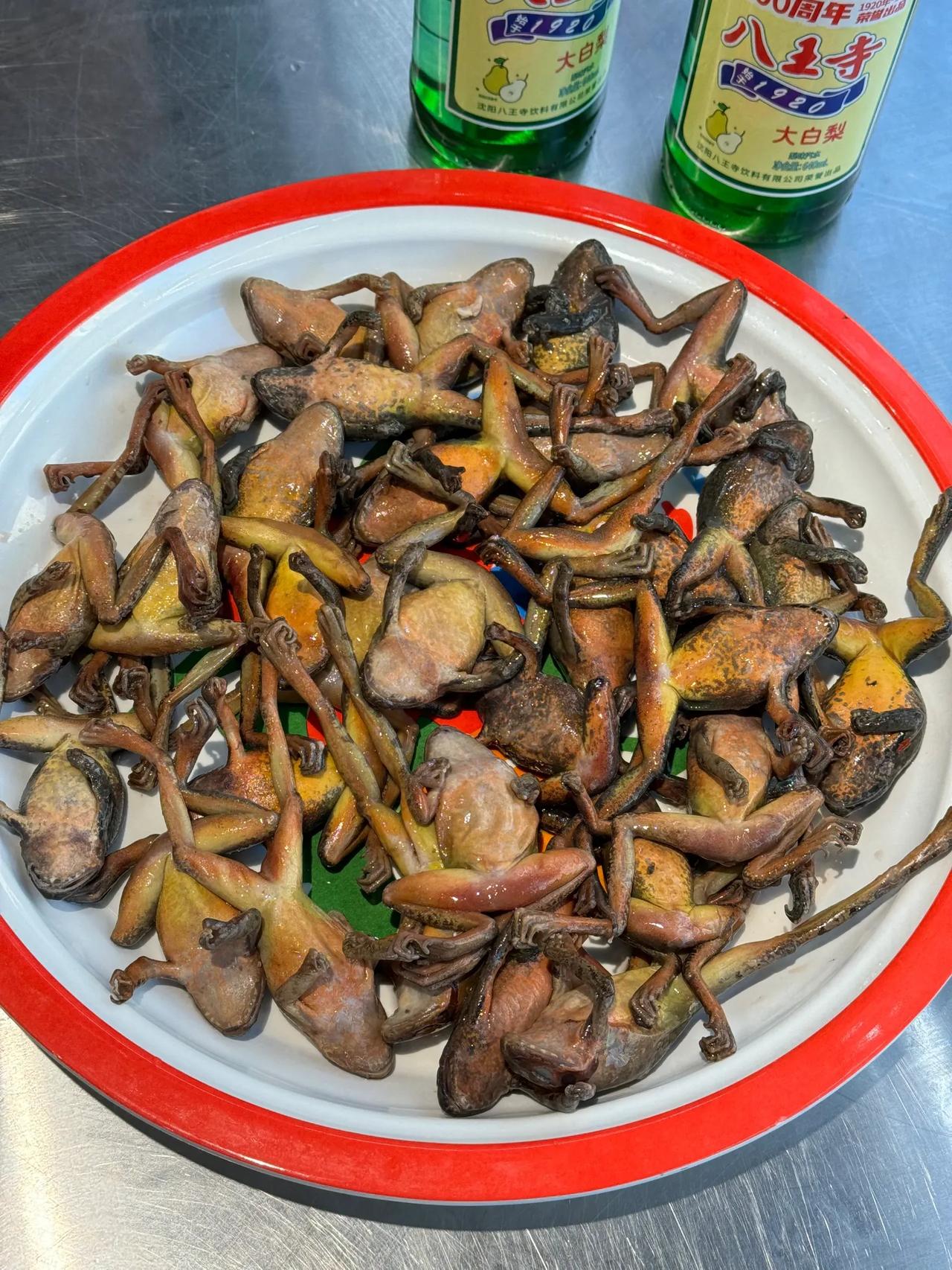 东北待客之最高礼仪

#东北人饭菜# #东北民俗饮食# #搞笑段子#