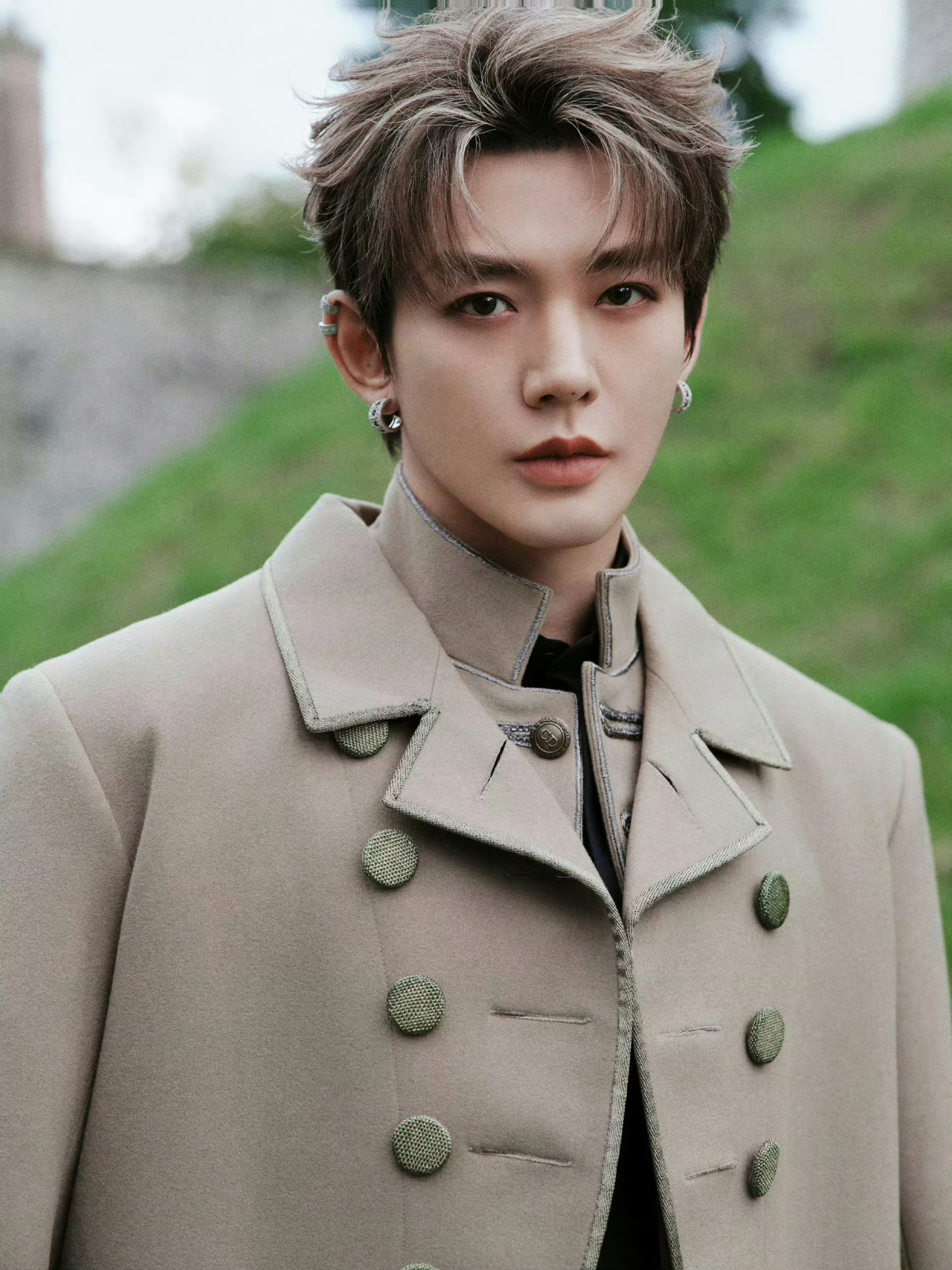 邓为 × 受邀将亮相Dior 2027春夏男装大秀巴黎男装周男装周
