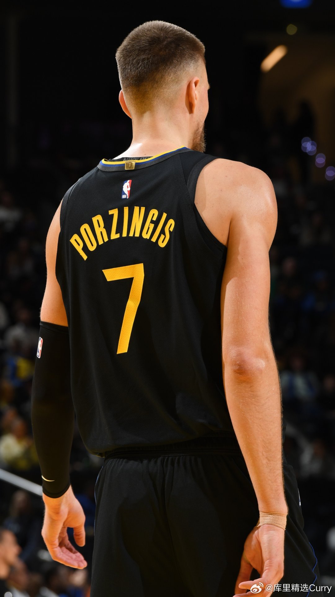 科尔谈到因病连续第四场缺阵的波尔津吉斯：“我真的没法多说，这是一个医学问题，远超