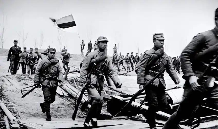 1938年3月，徐州会战即将打响，白崇禧奉命前往徐州，协助李宗仁对日作战。在出发
