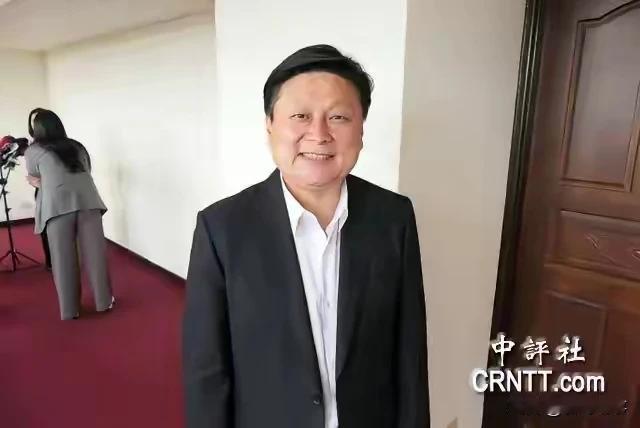 傅崐萁本就是一介草莽，带领国民党立委刚上任就立即想找回国民党过去失去的八年，将4