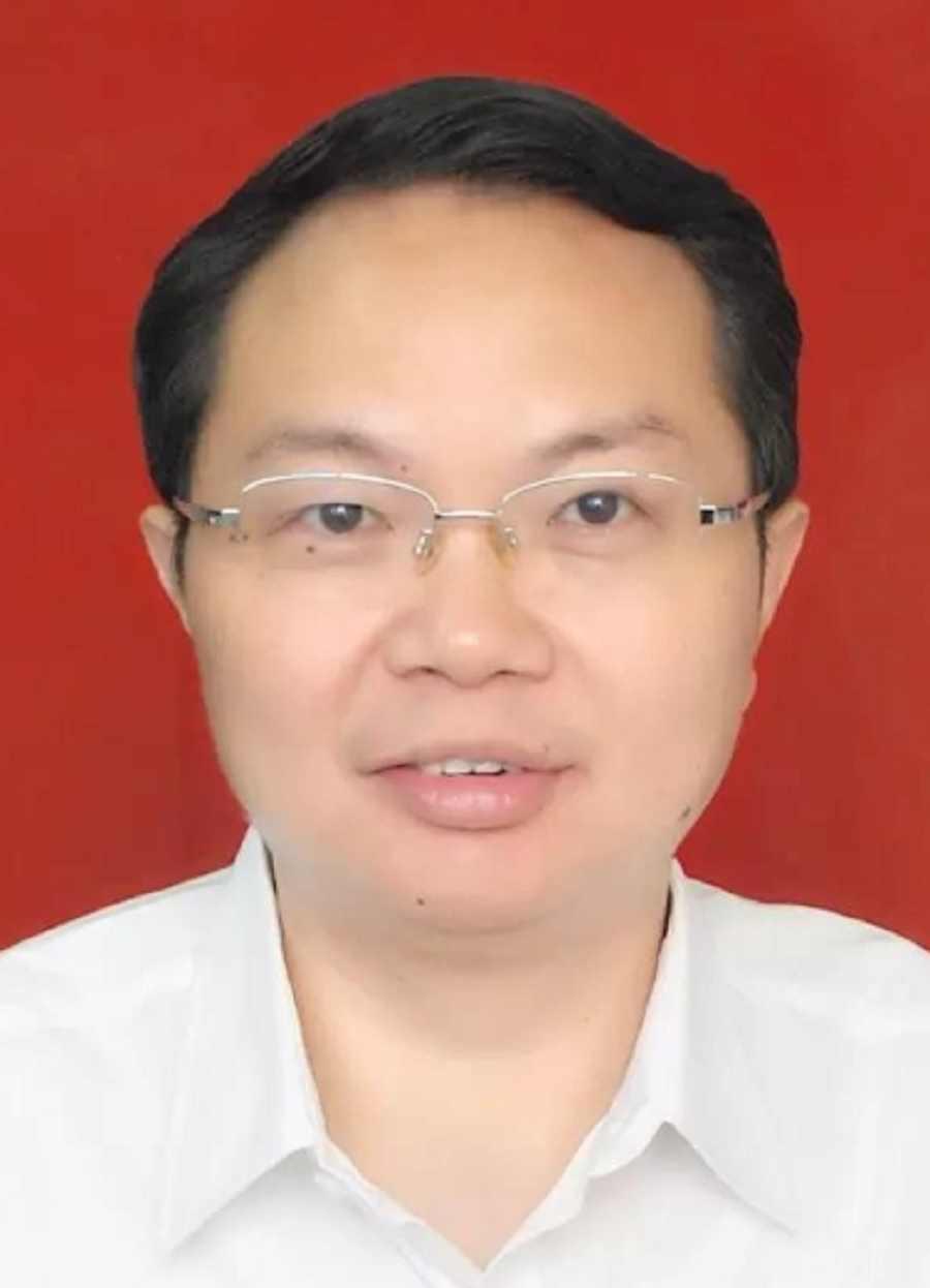 4天前还主持公司收心会！五粮液集团董事长曾从钦，步了前任后尘。

前任去年10月