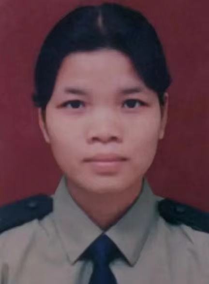 禁毒英烈严婷，于1997年9月23日中午值班期间，她因与一名试图逃跑的留置人员搏