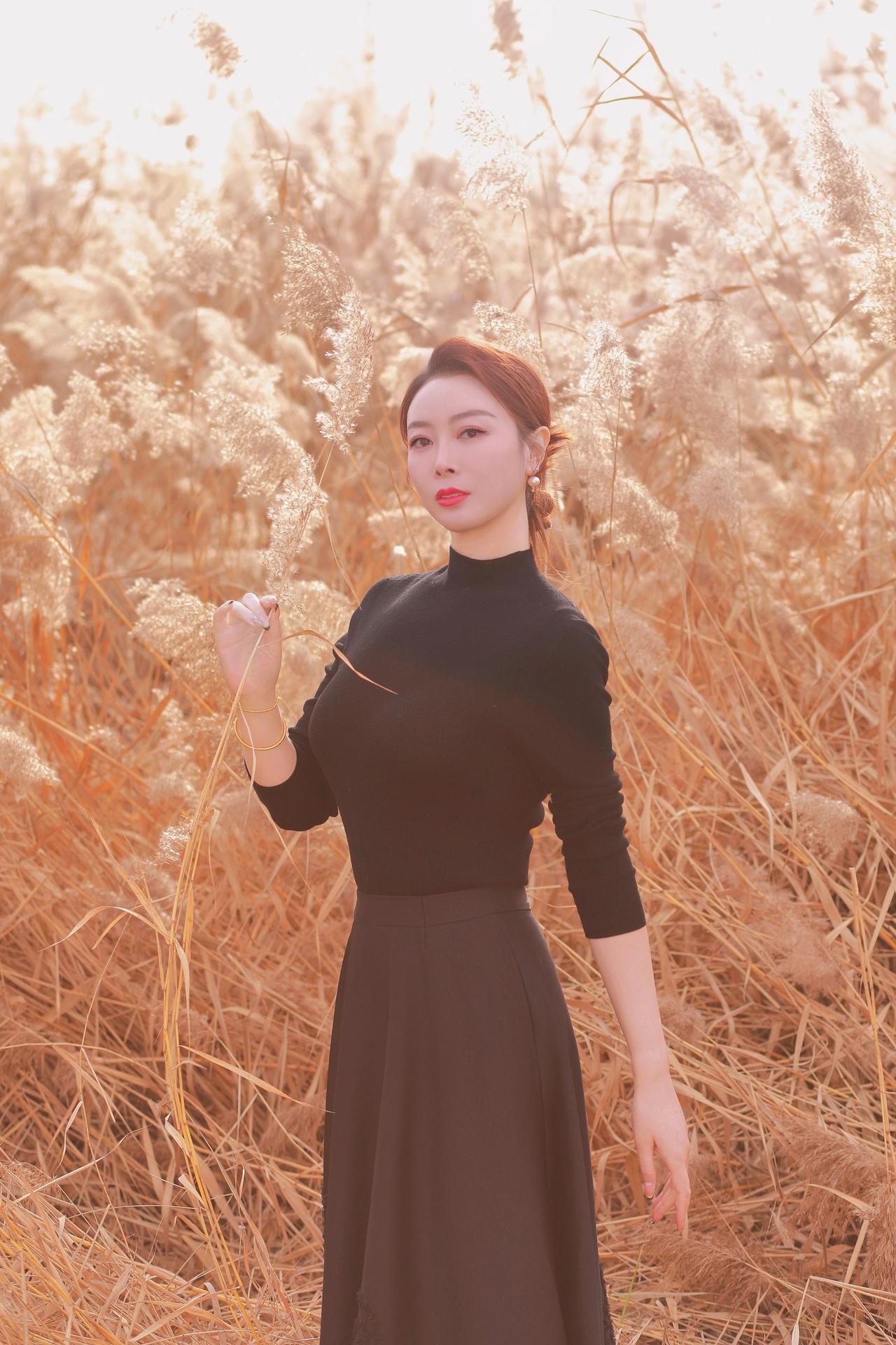 摄影约拍跟拍芦苇荡 晋阳湖公园芦苇花人像原创摄影我镜头里的美女