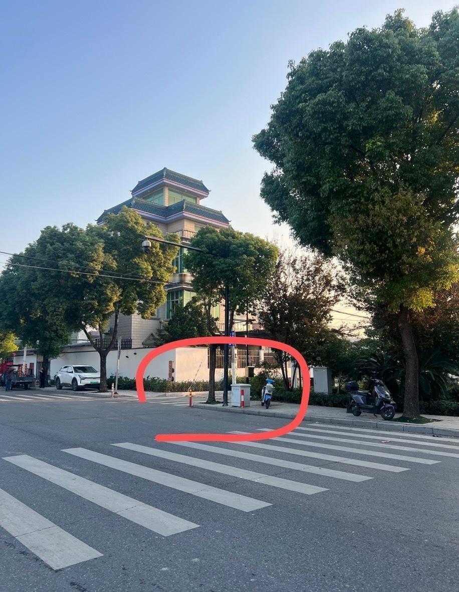 明天下午下了班要去pcs处理事故
怪我要省个停车费把车子停在了拐弯的转角，有两个