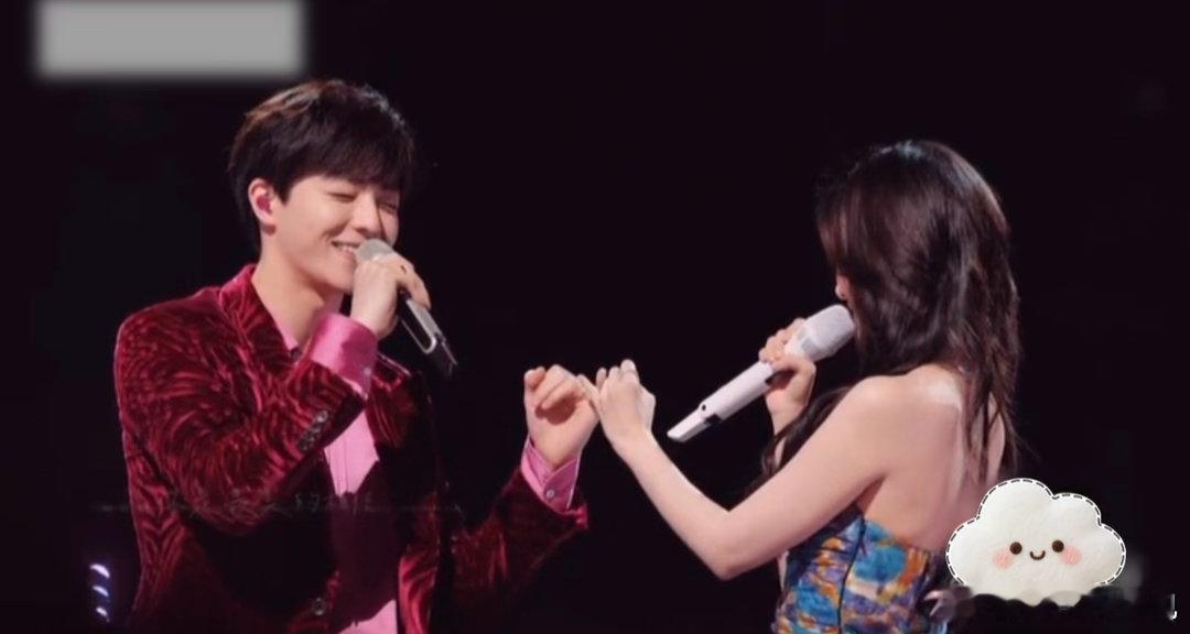 原来陈立农陈卓璇也唱过心愿便利贴 这版比原版多了一层少年感，陈立农的音色温暖，陈