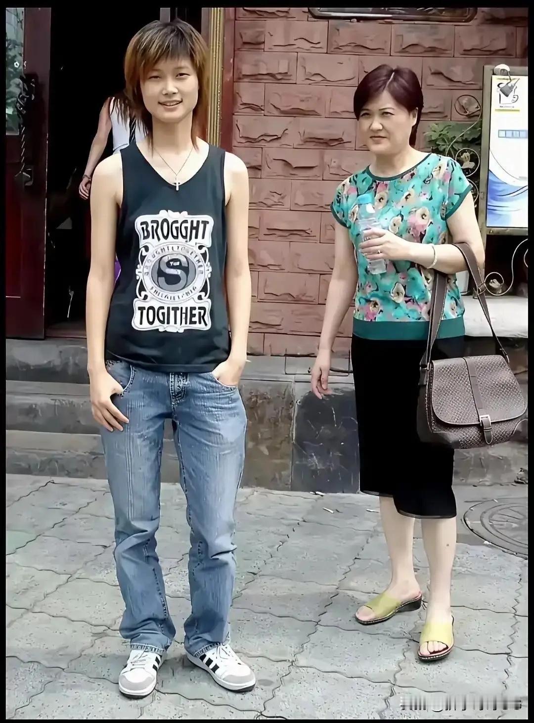 以前李宇春这个造型应该没有多少人认识吧