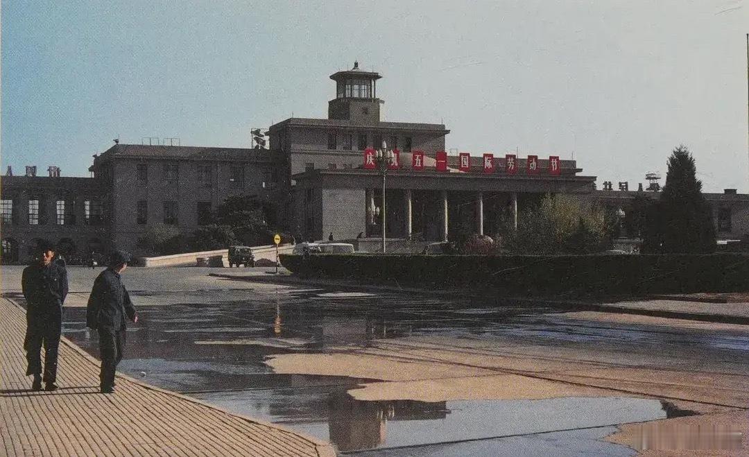 街景，北京，1976～1979年阿德里亚诺·马达罗镜头中的中国 ​​​