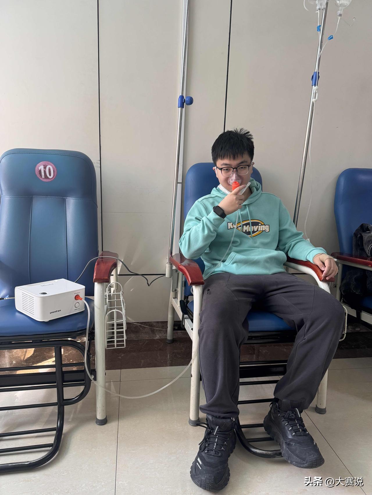 有人总把这事说得特别玄乎，我觉得没那么复杂。

生命的本质，不就是好好活着吗？