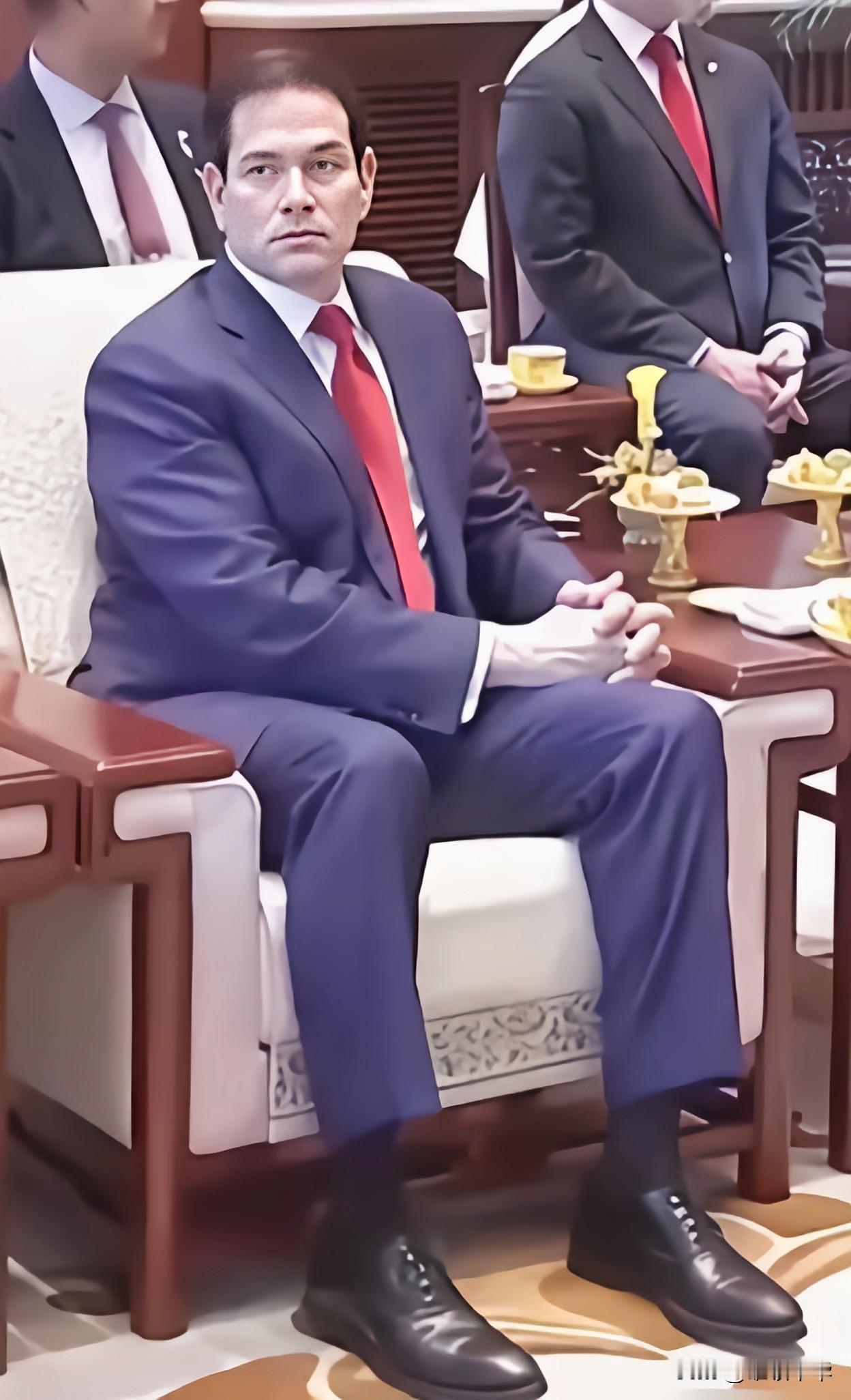 “浪子回头”，戴枷做客后的鲁比奥有了有很大进步，之前做为议员时对中国进行抹黑，屡