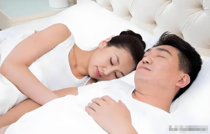 “做鬼也风流！”福建，男子被外派出差，一天早上，一女子主动约他吃饭喝酒，二人喝完
