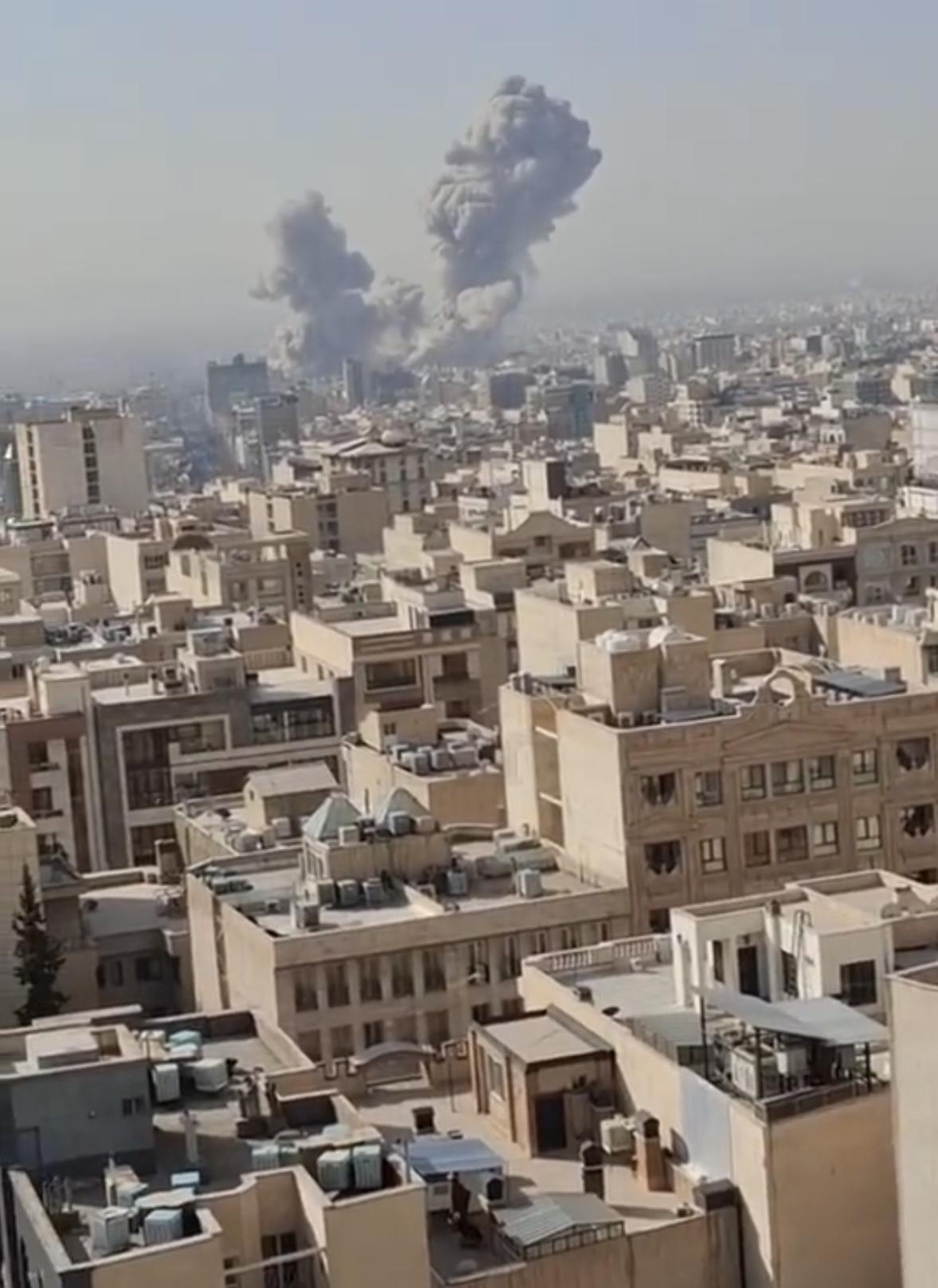 就在刚刚以色列动手了，以色列宣布袭击伊朗，伊朗首都德黑兰发生爆炸，哈梅内伊办公室