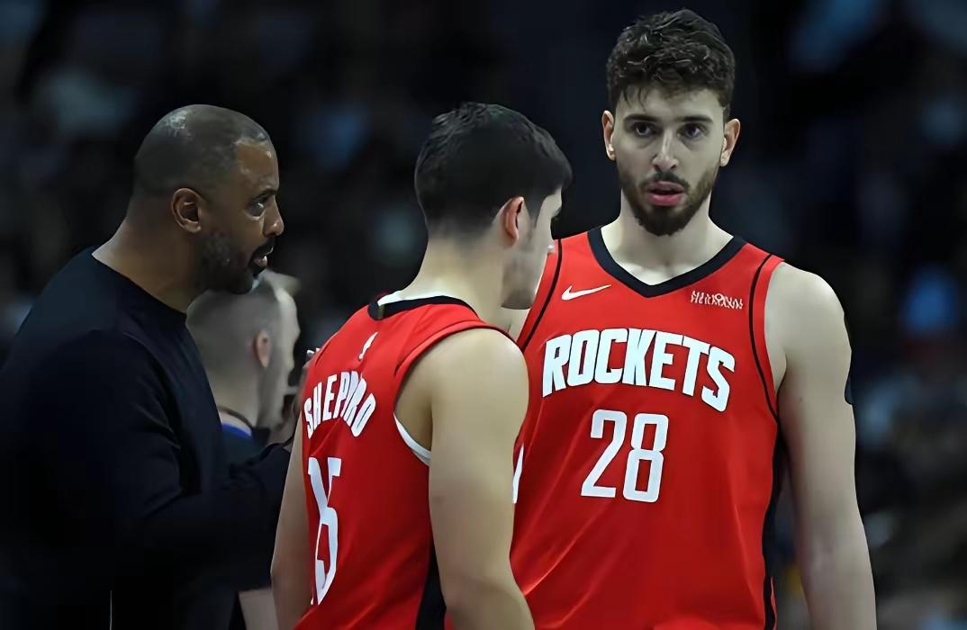 这比赛看得人心脏受不了！火箭开场就炸，8-0打得热火晕头转向，结果转头就被一波1