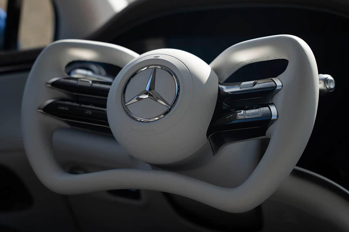 奔驰也开始用半辐方向盘了？

奔驰近日发布了新款奔驰EQS内饰官图，中控面板部分