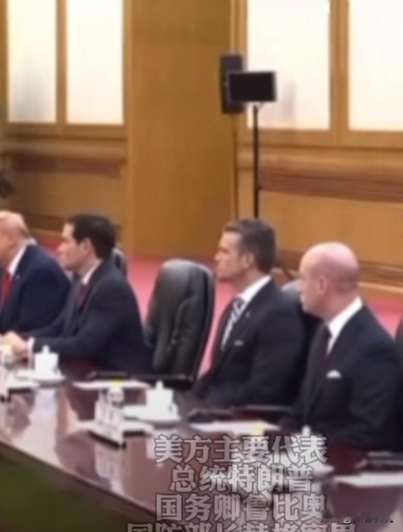 中美元首会晤涉台定调后，这几天岛内氛围格外凝重。
明眼人都看得通透，岛内上下心里