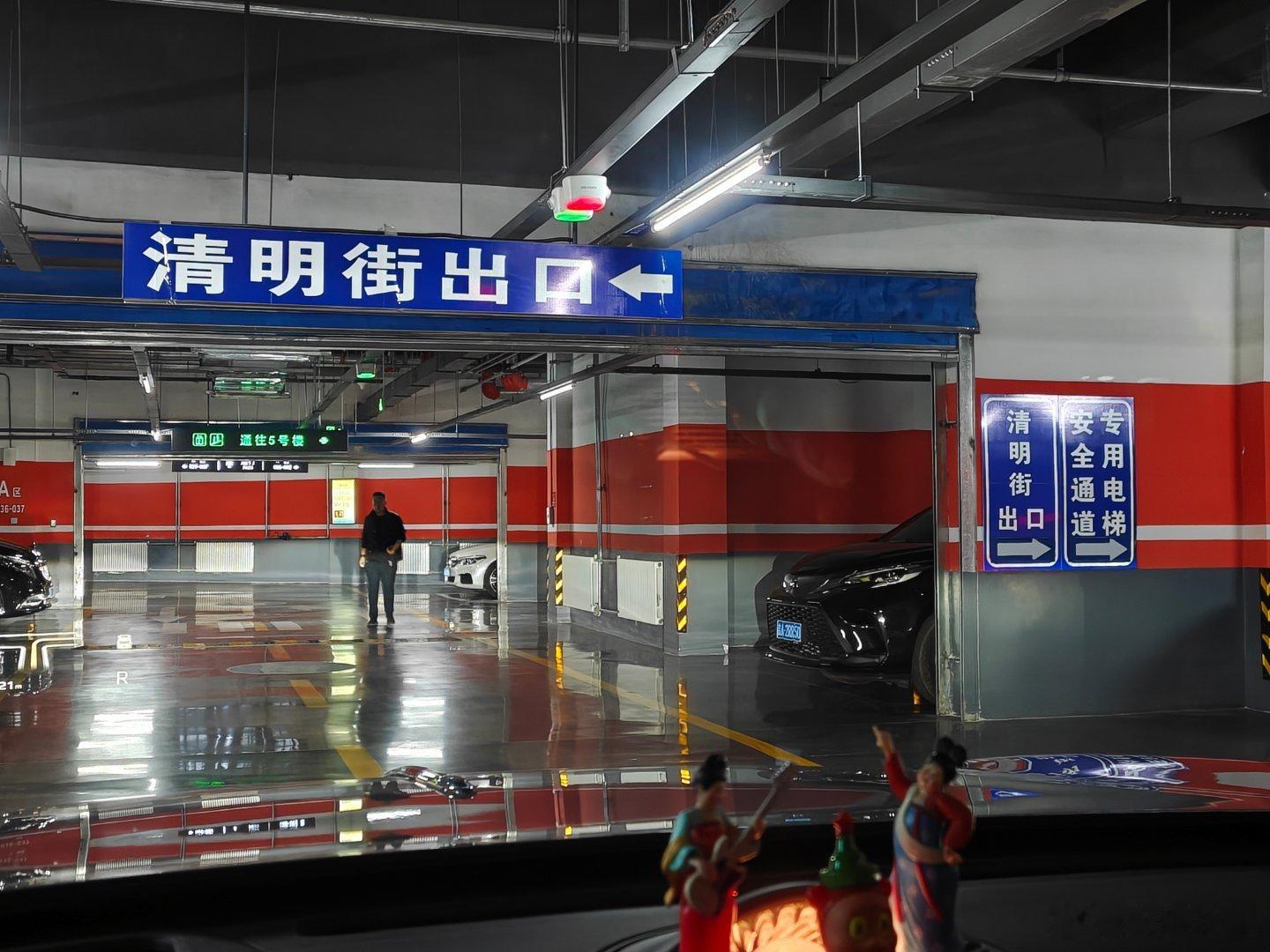 咱就说，到底往哪边走？而且两边都是死胡同 长春·北京大街西历史文化街区