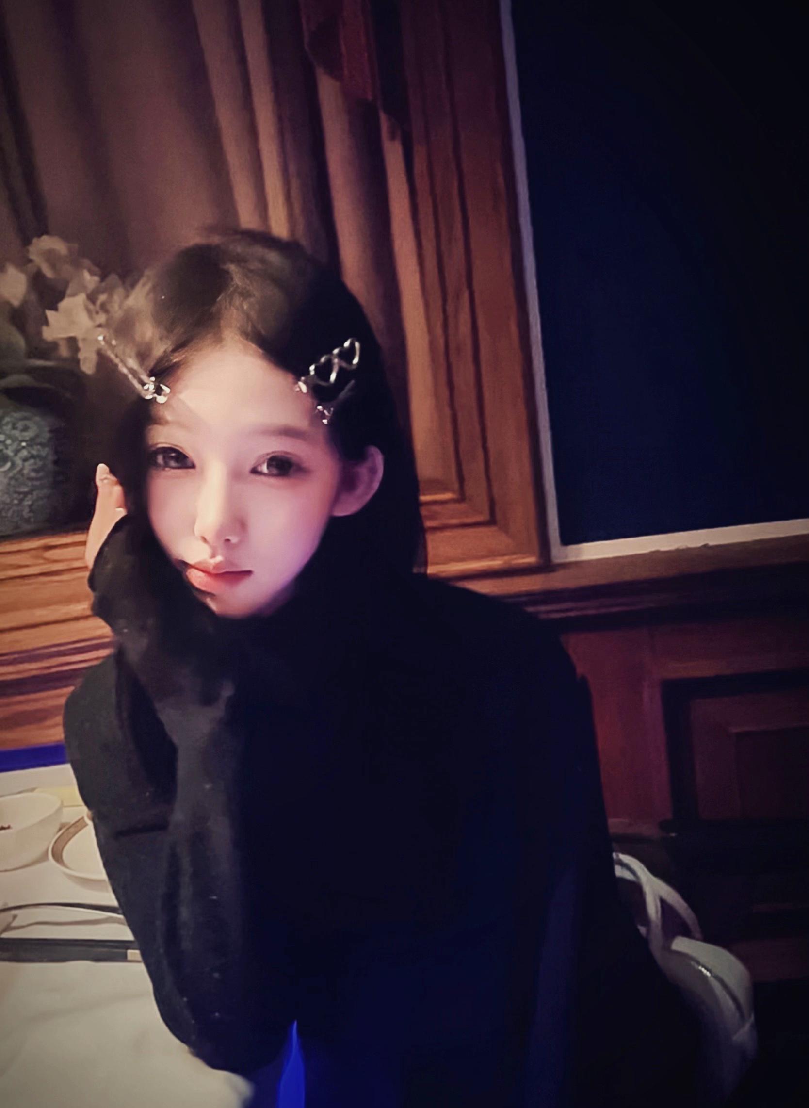 想穿梭回你的童年 告诉正在哭泣的你 以后会有很多人爱你 包括我