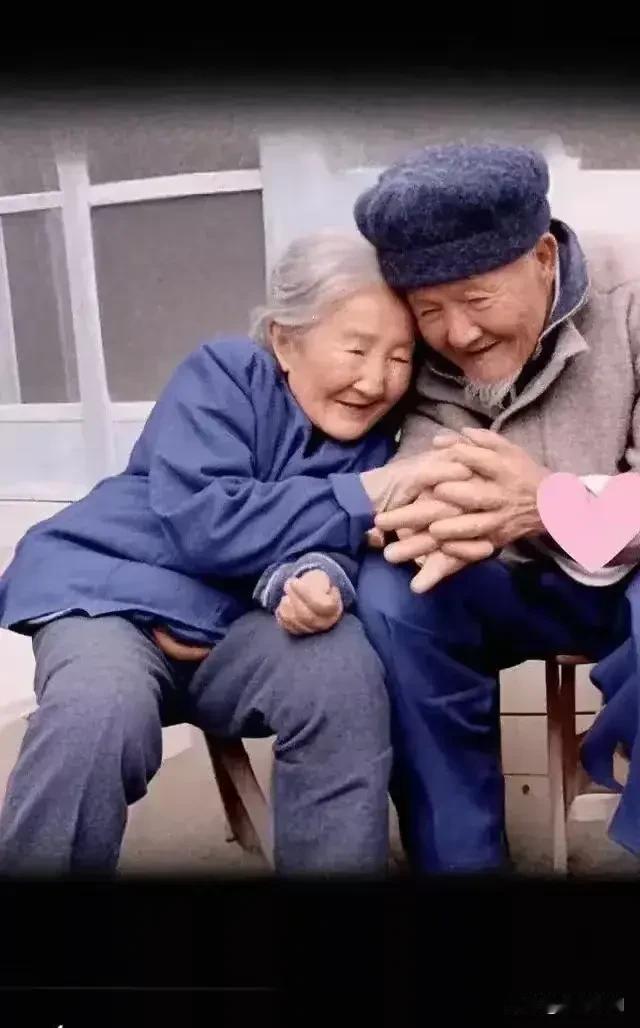 大家发现没有，现在有许多人不愿意和人交往，主要是怕麻烦别人，也不想让别人麻烦自己