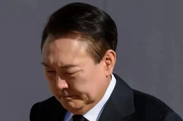 风云突变！韩国政坛近日可谓波澜再起。昨天，韩国国民力量党党首韩东勋还在极力号召执