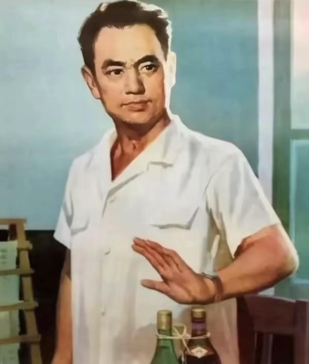 观旧海报，
盛世风貌。
男英女爽，
童稚亦豪。
明眸映日，
浩气凌霄。
春潮在抱